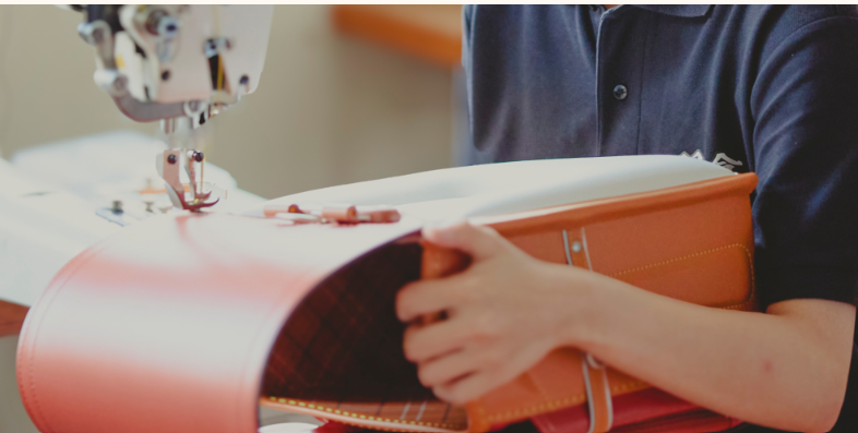 羽倉ランドセルは鋲なしフラップ